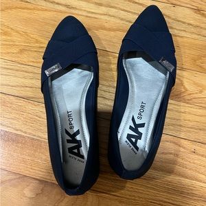 Anne Klein sport flats size 8.5 navy